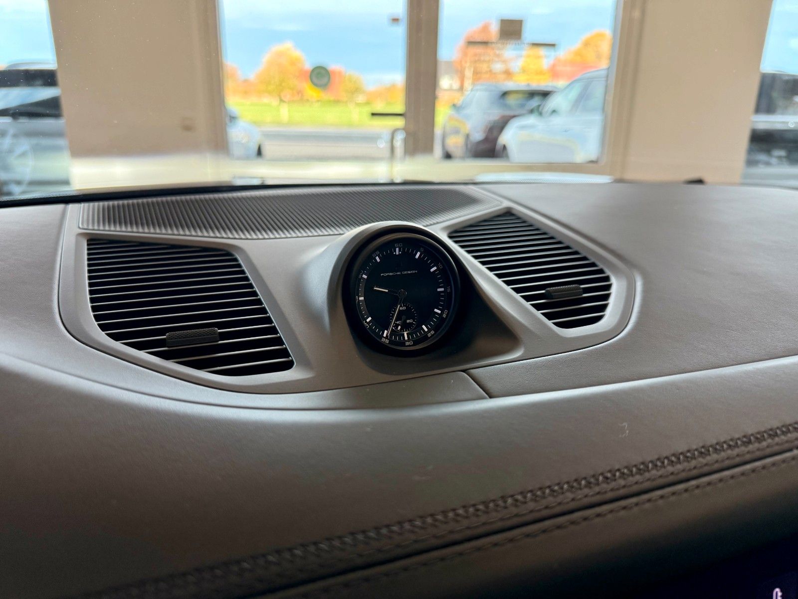 Fahrzeugabbildung Porsche Cayenne Turbo E-Hybrid SportDesign/PCCB/PTS/AHK