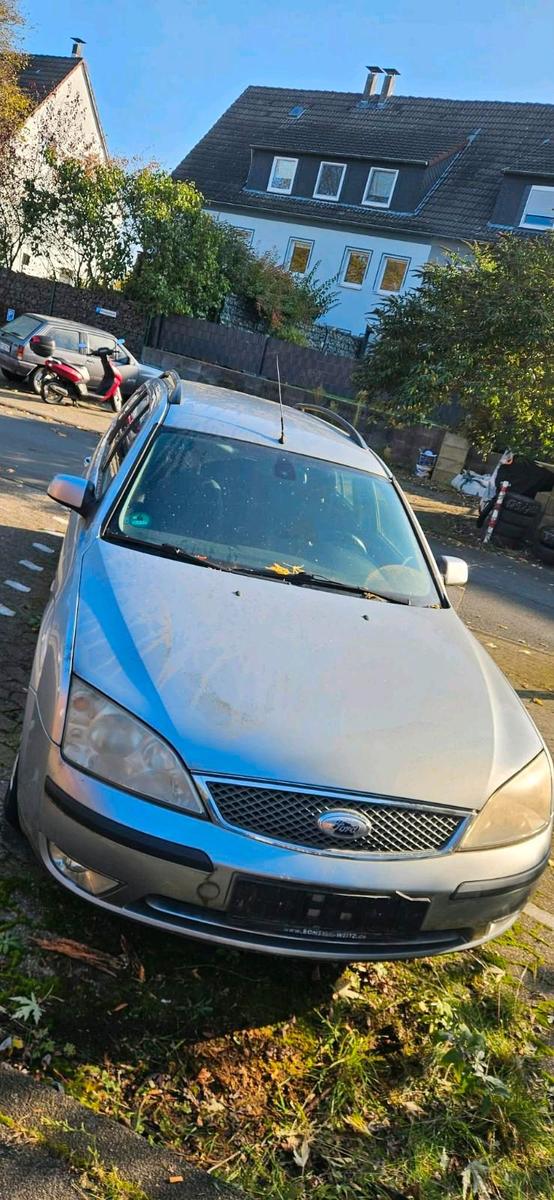 Ford Mondeo 2004 — rear view