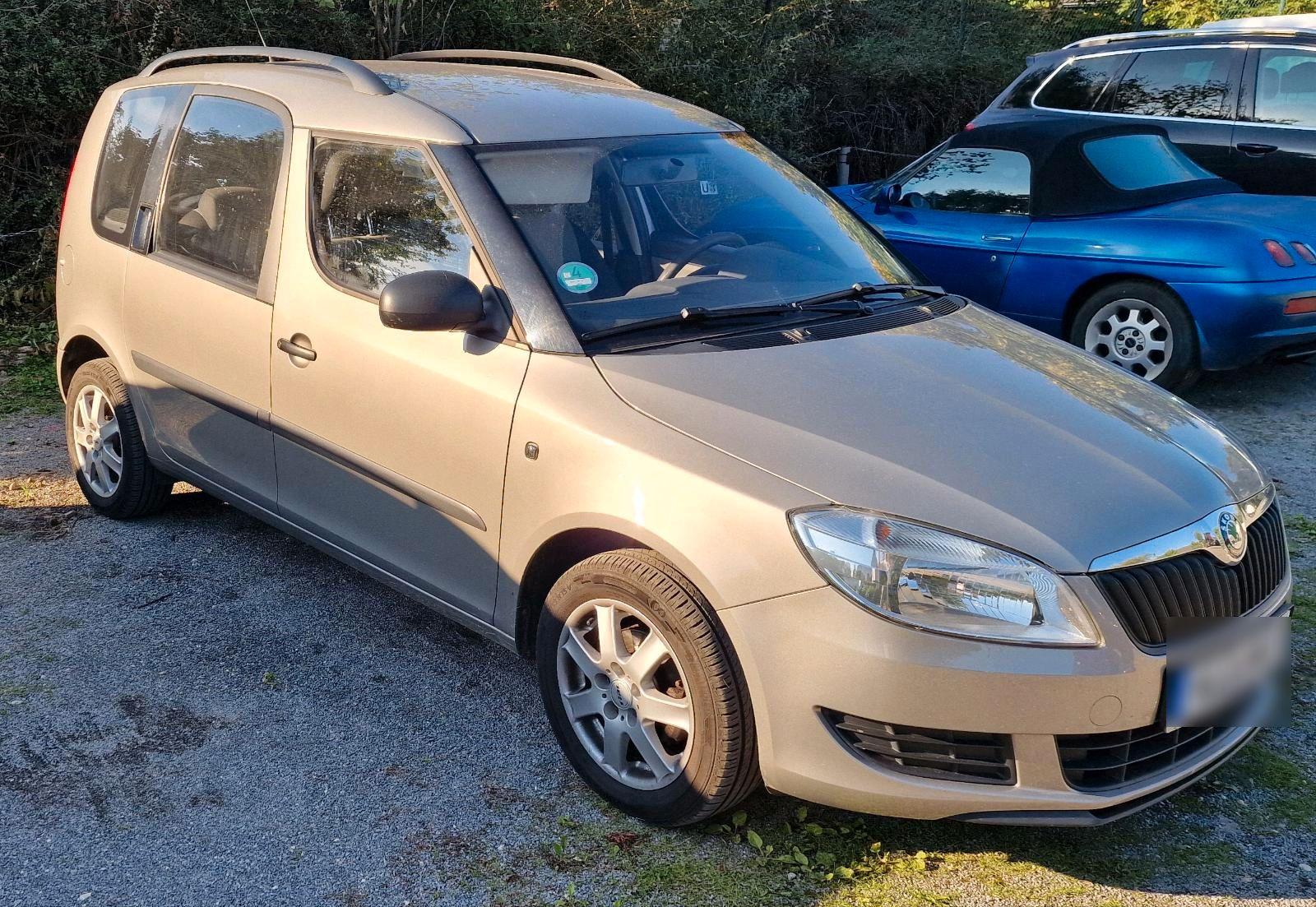 Skoda Roomster 2011 — rear view