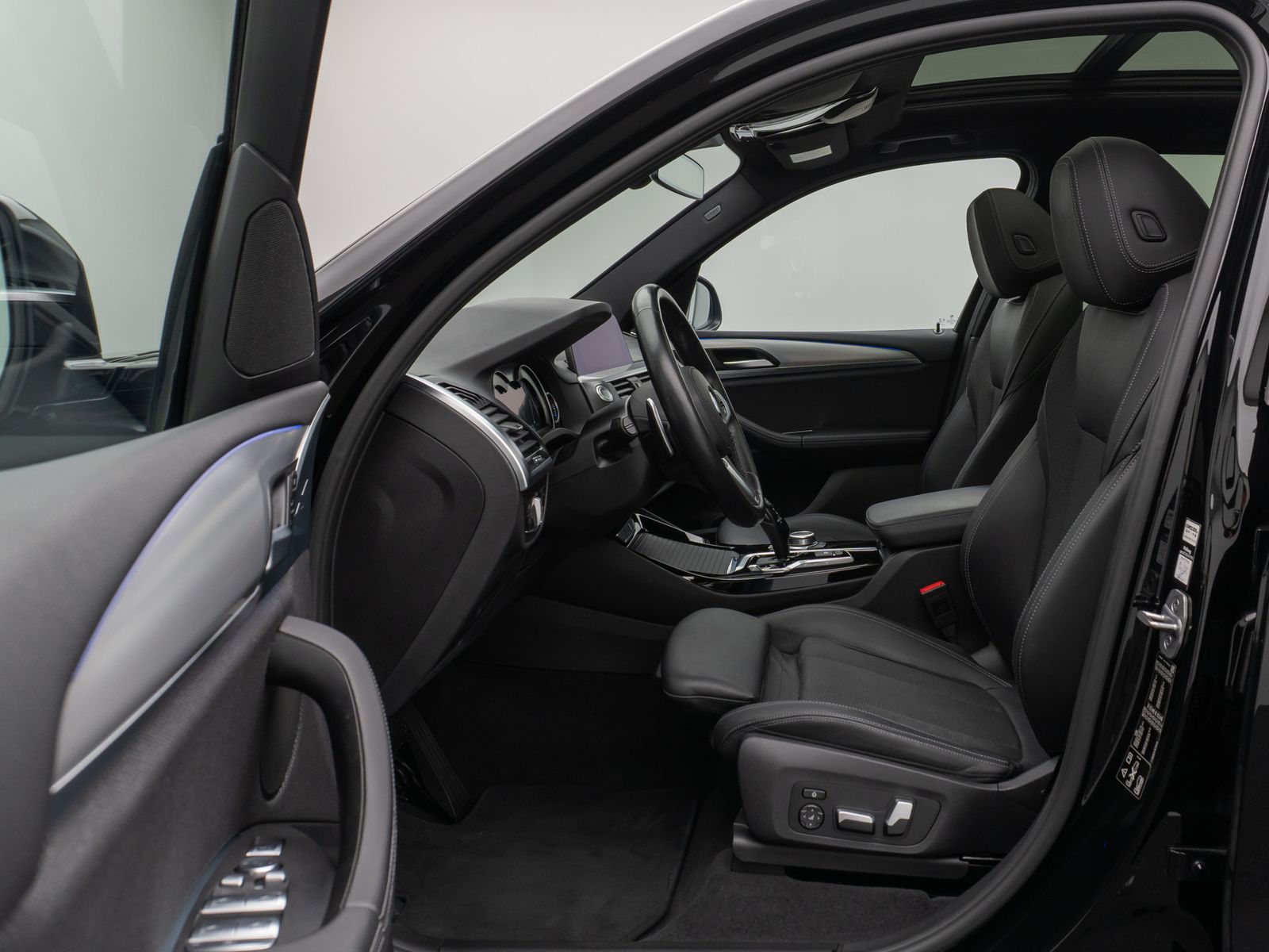 Fahrzeugabbildung BMW X3 xD20d xLine Panorama 360°DAB HiFi AHK Komfort