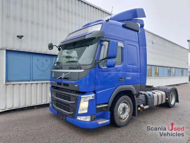 Volvo FM 330 T4x2 Globetrotter Low Deck