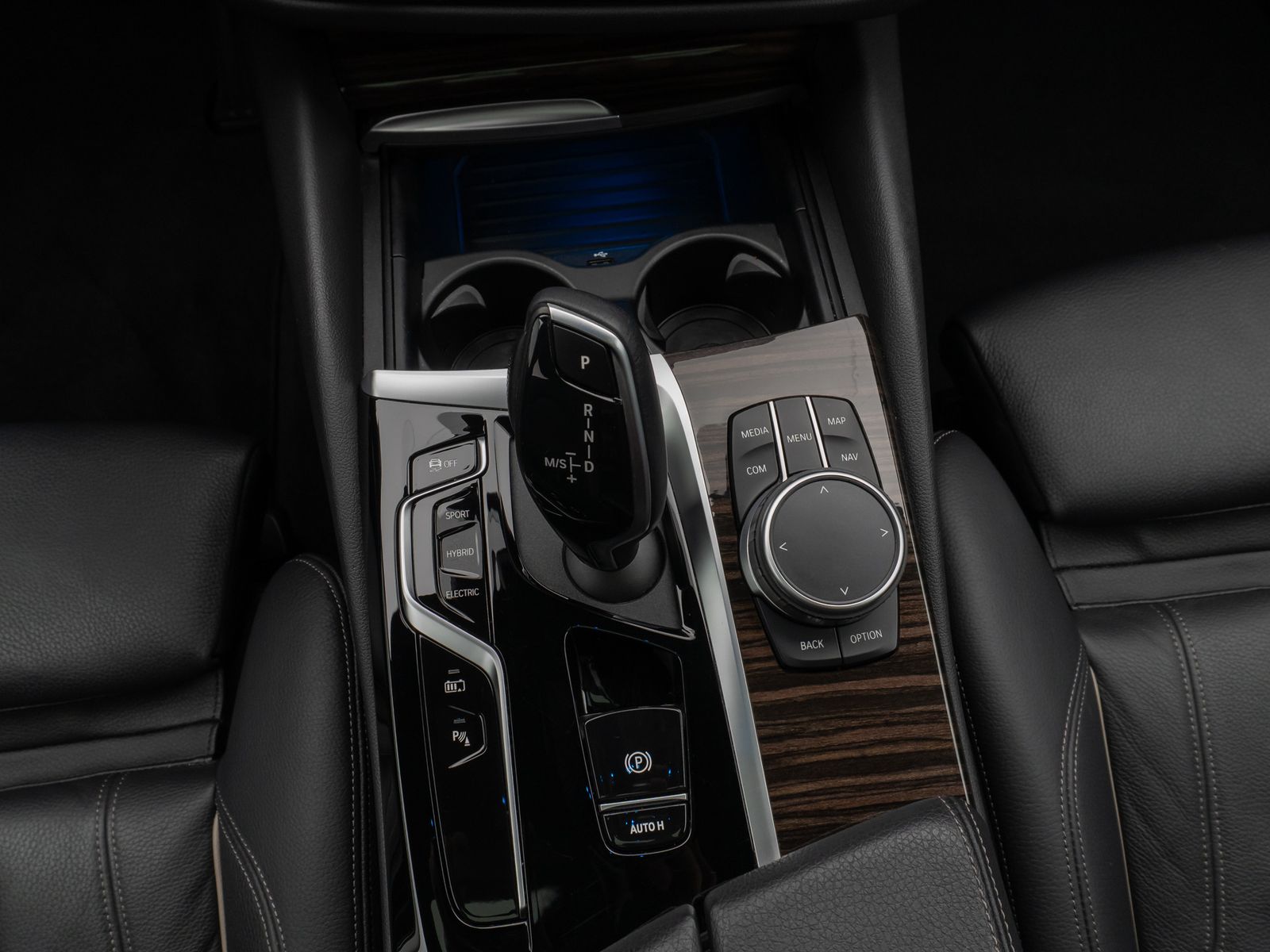 Fahrzeugabbildung BMW 530e Panorama Kamera DAB H/K WLAN Alarm Sport