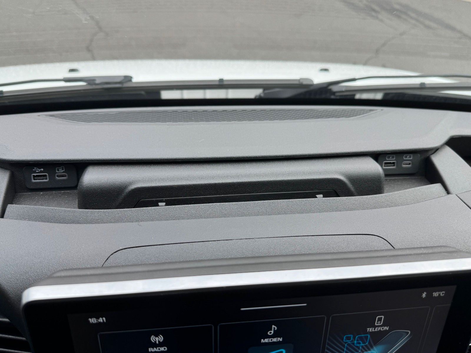 Fahrzeugabbildung Iveco Daily 35S16 A8 *R3.520mm*Automatik*AHK*ACC*