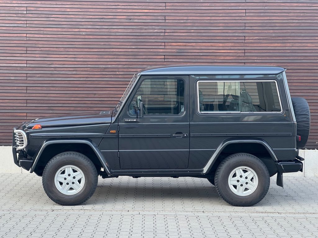 Mercedes-Benz G 230