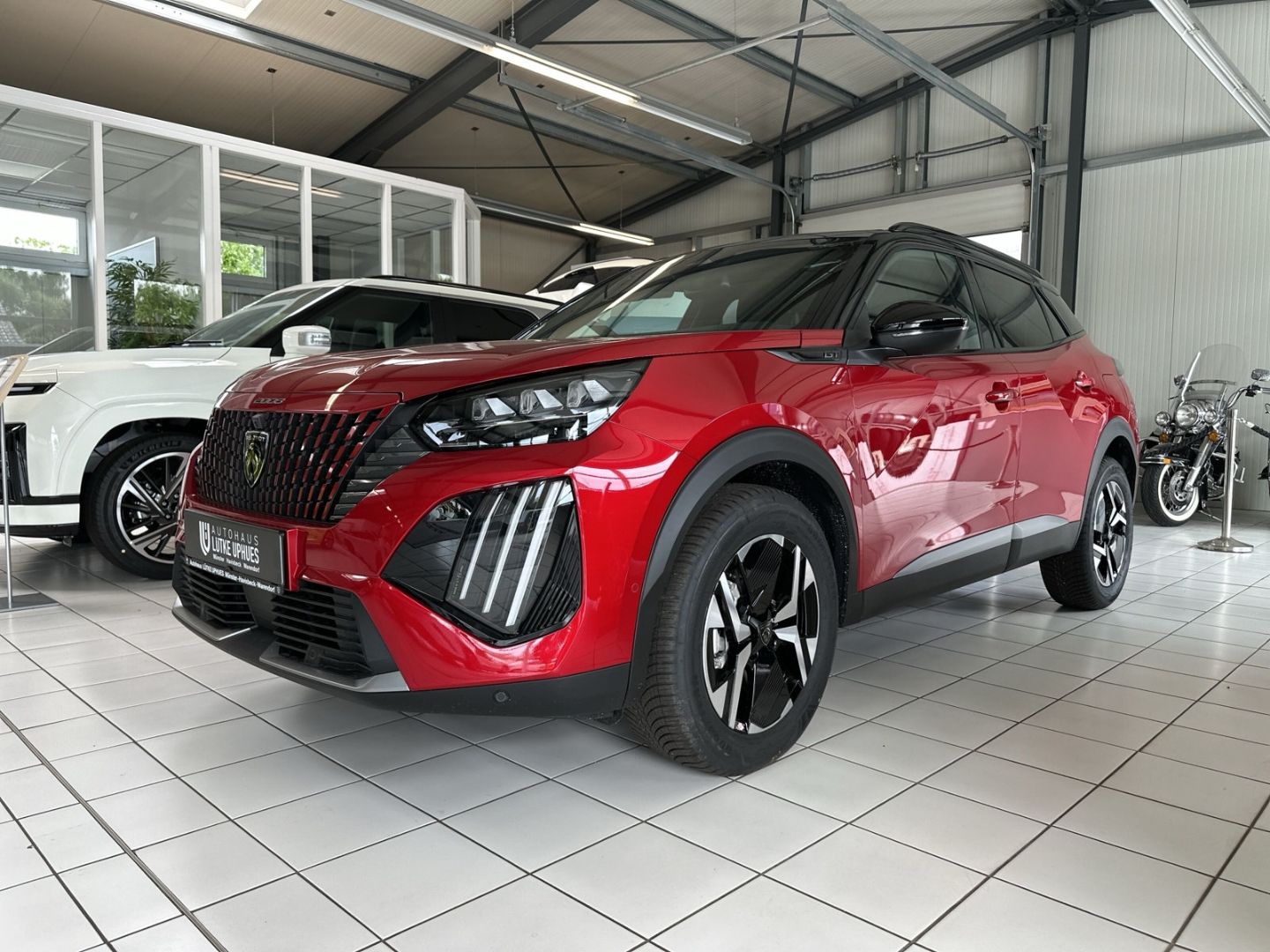 Fahrzeugabbildung Peugeot 2008 GT HYBRID 145 e-DSC6 El. Panodach Navi ACC