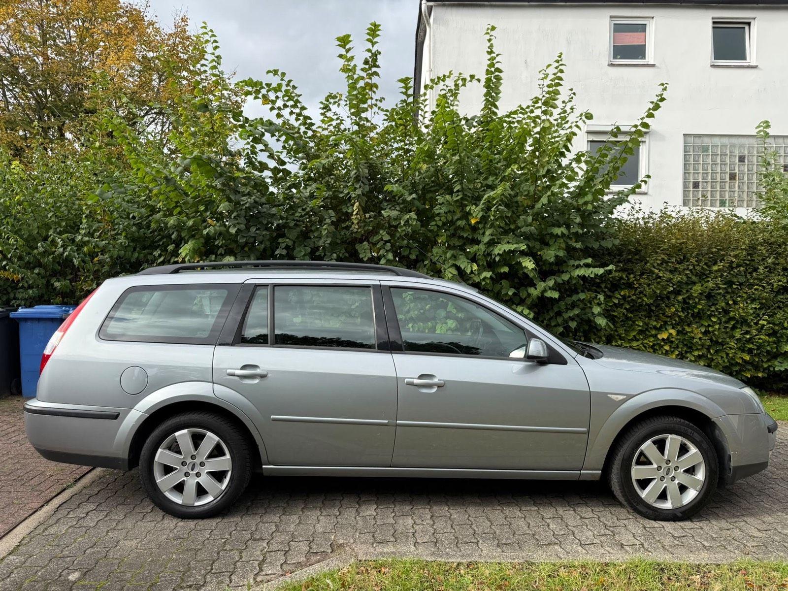 Ford Mondeo 2004 — interior