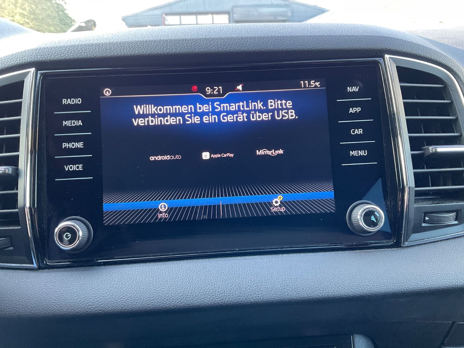 Fahrzeugabbildung SKODA Karoq 1.5 TSI DSG,CarPlay,Kamera