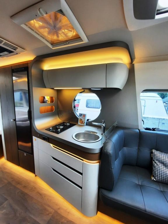 Fahrzeugabbildung HYMER / ERIBA / HYMERCAR Touring 820 Verfüg./Sparen Sie 31.910,- €