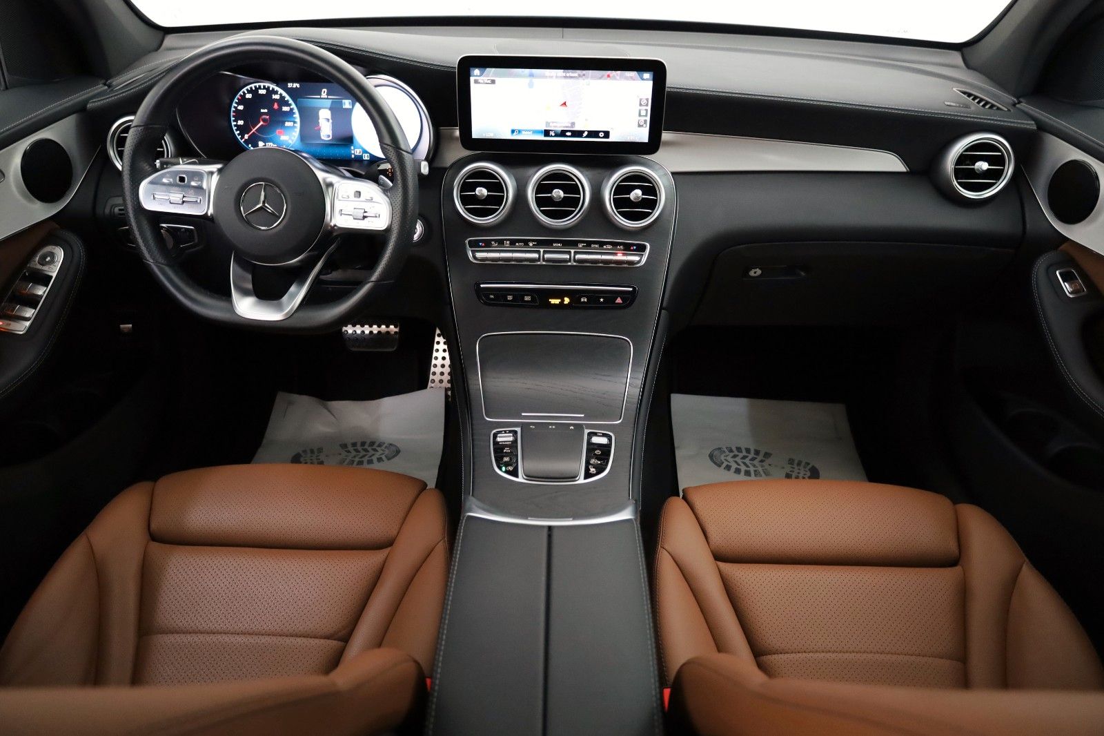 Fahrzeugabbildung Mercedes-Benz GLC 200d COUPE AMG Line Leder,Navi,LED,Kamera,SD