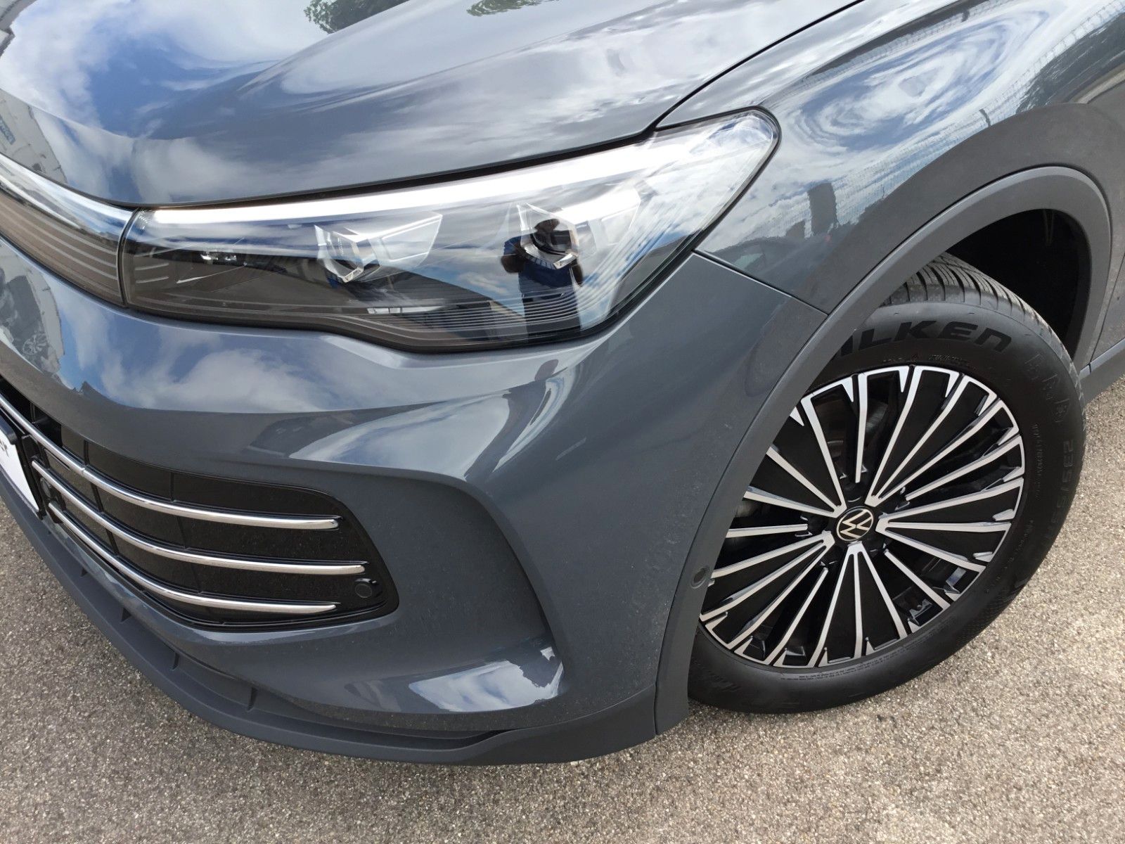 Fahrzeugabbildung Volkswagen Tiguan 1.5 eTSI DSG Elegance+AHK+Navi+18"+Kamera
