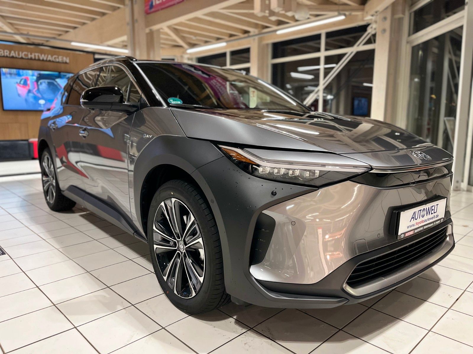 Fahrzeugabbildung Toyota bZ4X FWD Lounge jetzt noch mit 0% Finanzieren