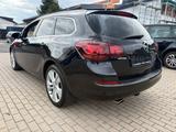 Opel ASTRA J SPORTS TOURER - Opel Astra mit Diesel-Antrieb: Kombi