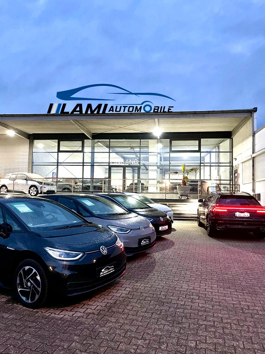 showroom-image-bottom