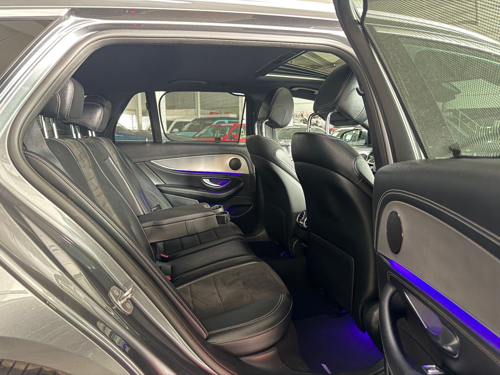 Fahrzeugabbildung Mercedes-Benz E 250 T 9GT 2X AMG LINE DISTRONIC MEMORY 20 ZOLL