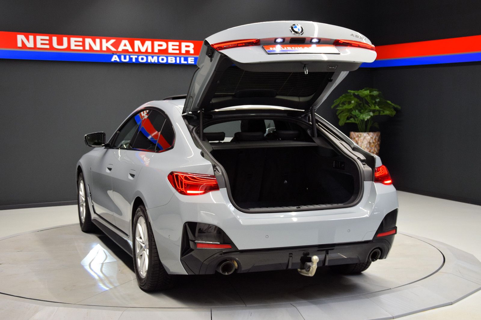 Fahrzeugabbildung BMW 420i Gran Coupe M Sportpaket GSHD HuD Facelift