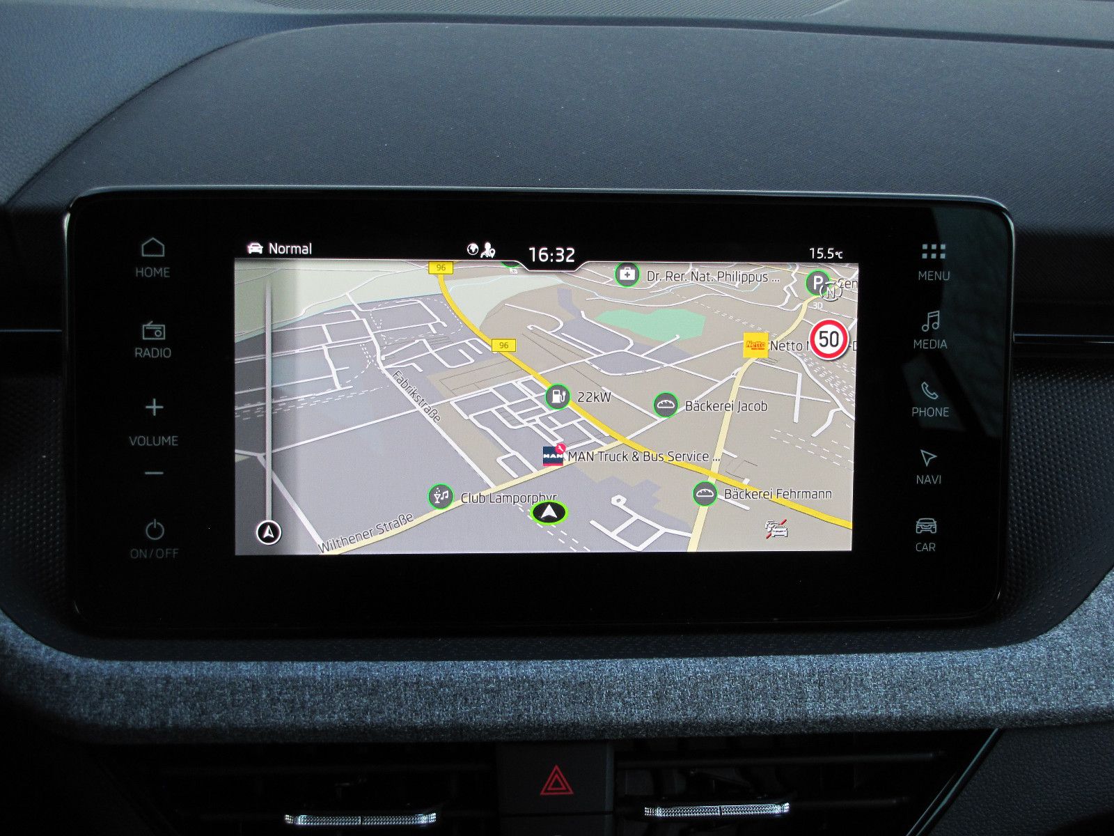 Fahrzeugabbildung SKODA Kamiq Selection 1.5l TSI 150PS 7-Gang DSG