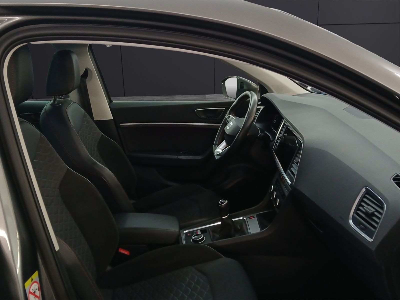 Fahrzeugabbildung SEAT Ateca TSI FR LED AHK Navi AID ACC RFK SH