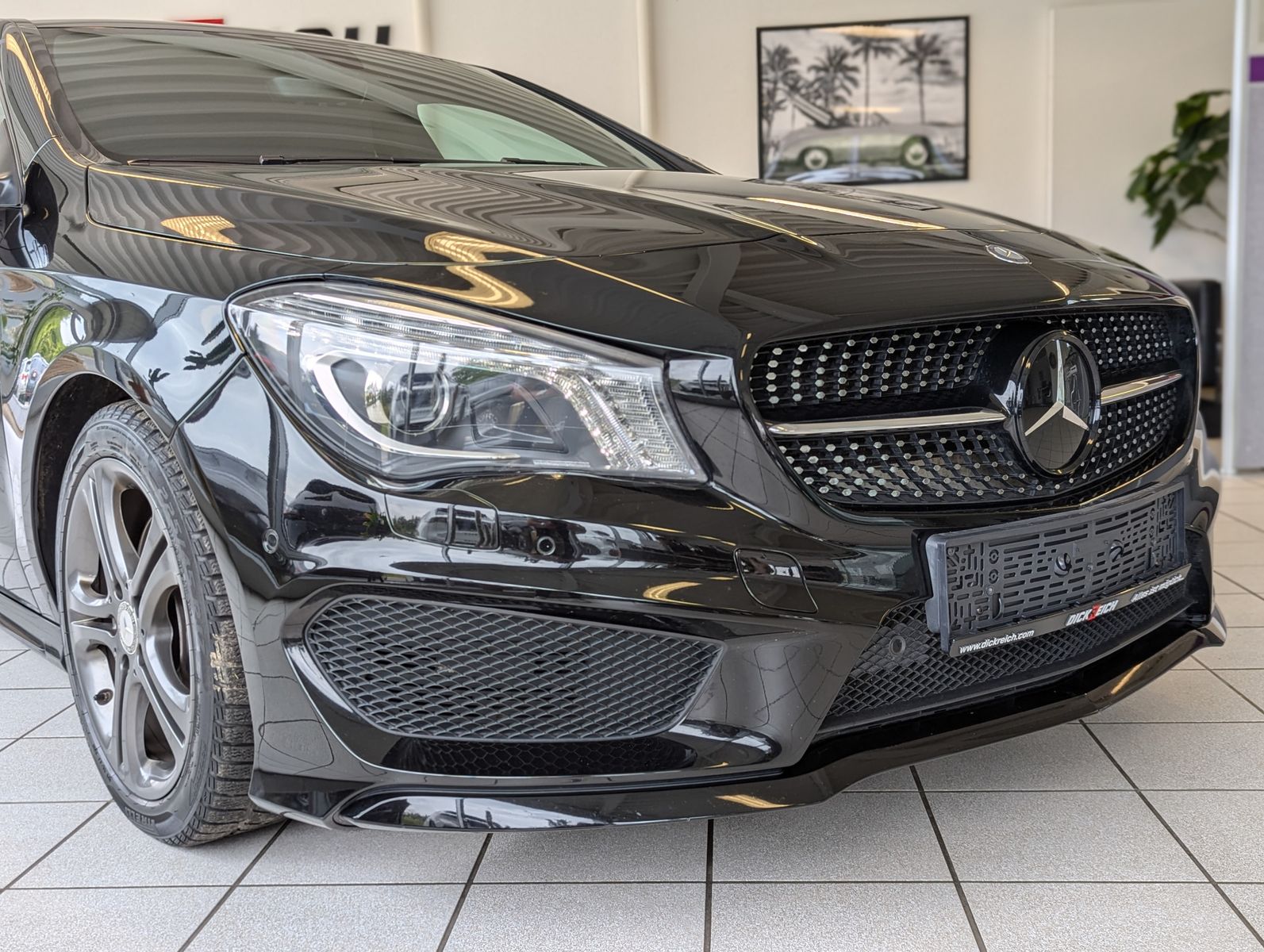 MERCEDES-BENZ CLA 220 Shooting Brake AMG Pano Bi-Xe Harman H/K - Image 9