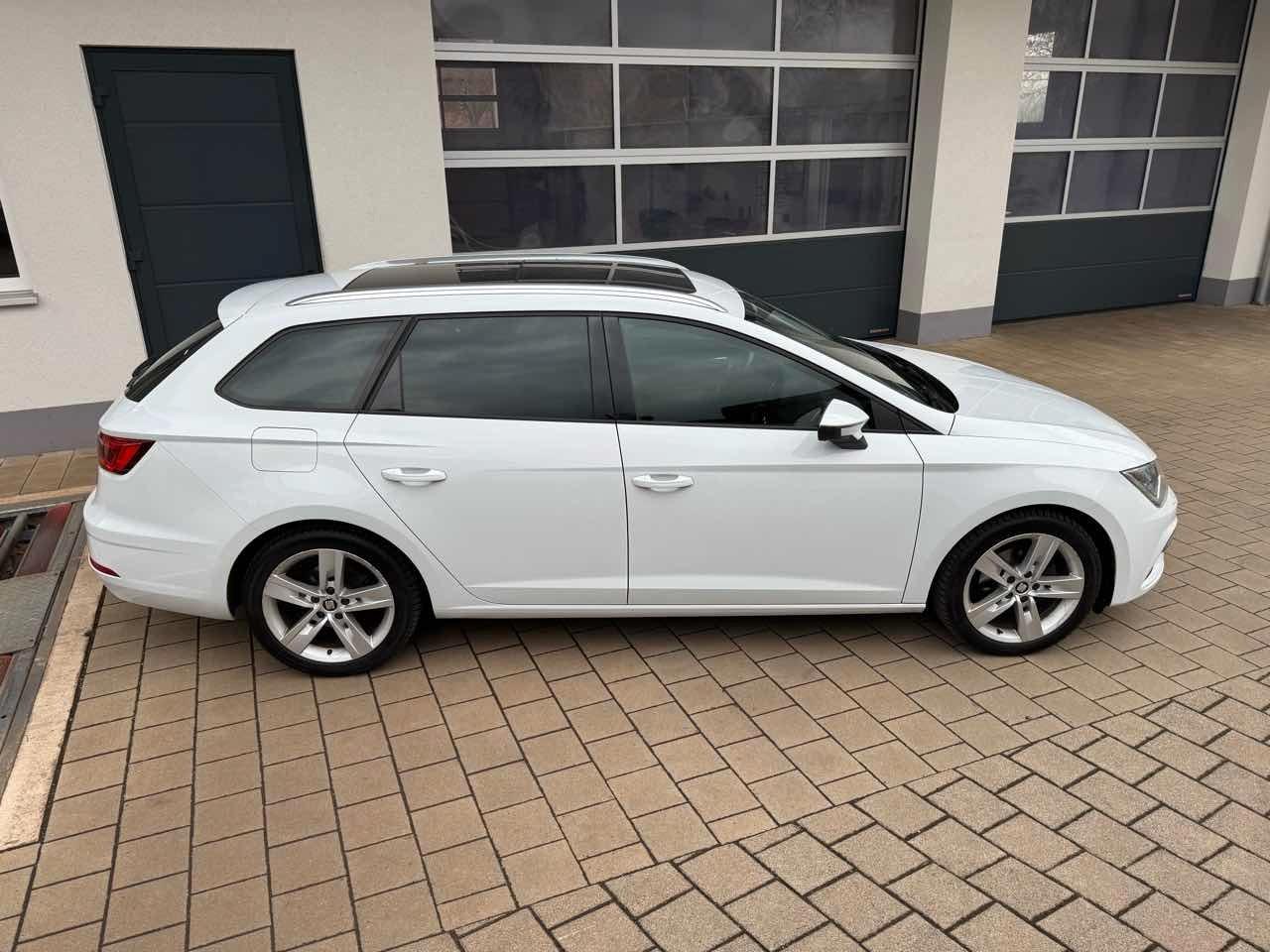 Seat Leon ST FR Kamera AHK