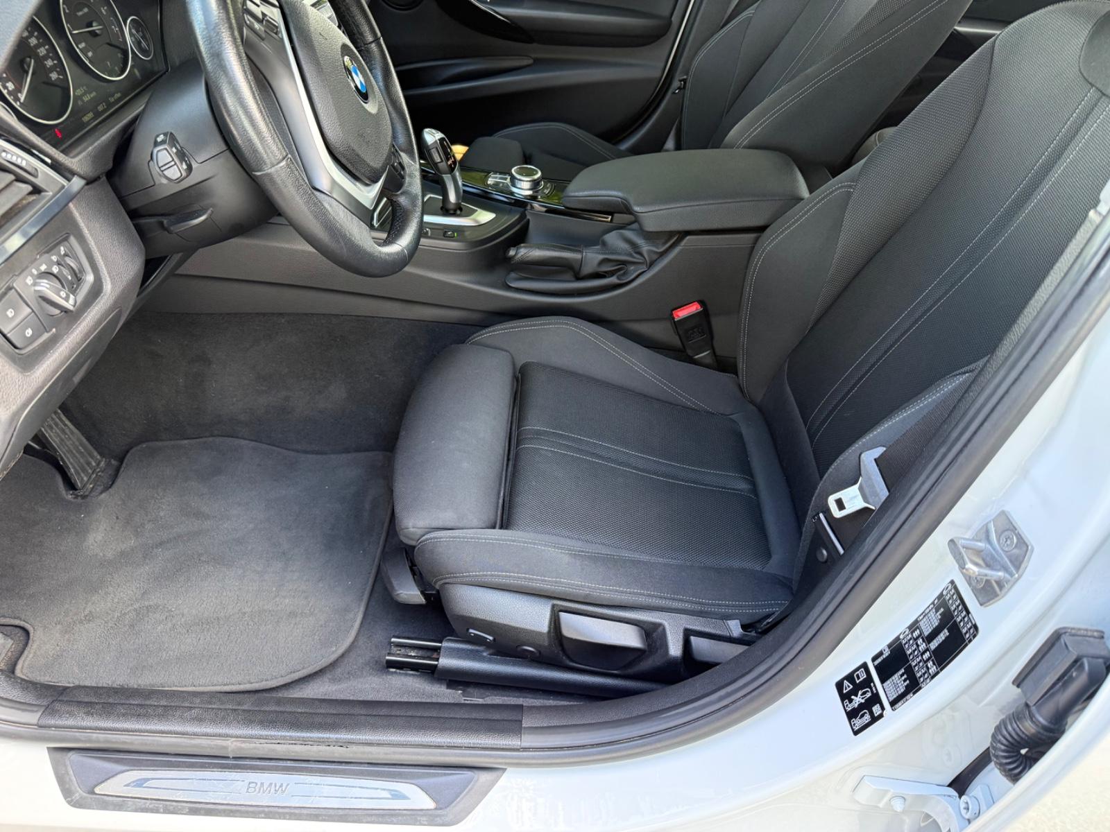 BMW 320i xDrive Touring Sport Line Automatic Spo...