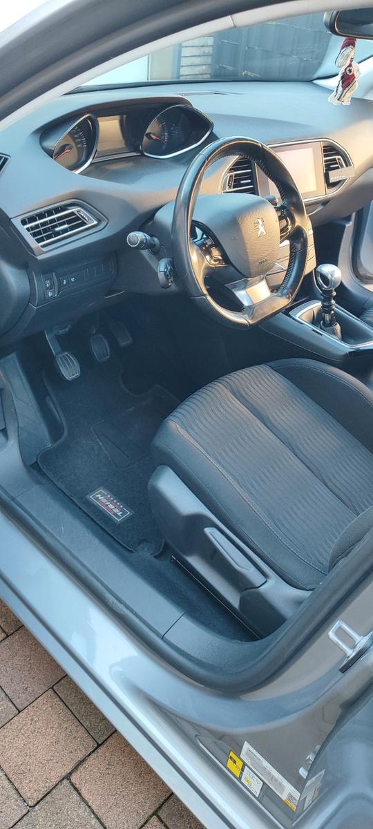 Peugeot 308 2015 — photo 9
