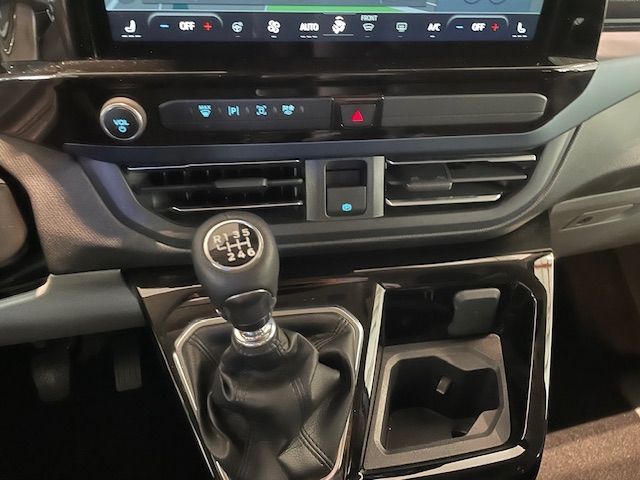 Fahrzeugabbildung Ford Tourneo Custom Bus 320 L1 Active 2.0 Tempomat