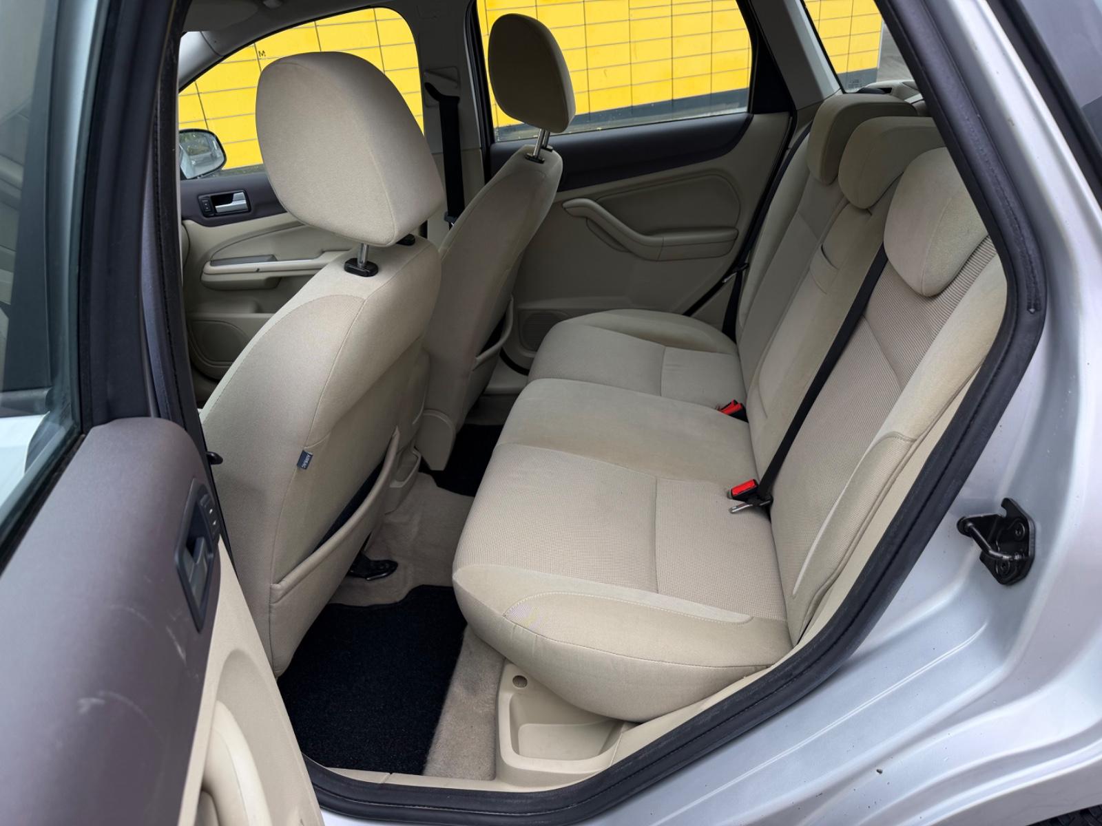 Ford Focus 2008 — photo 8
