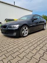 BMW 320i Coupé - - BMW 3er Reihe aus 2009: Coupe