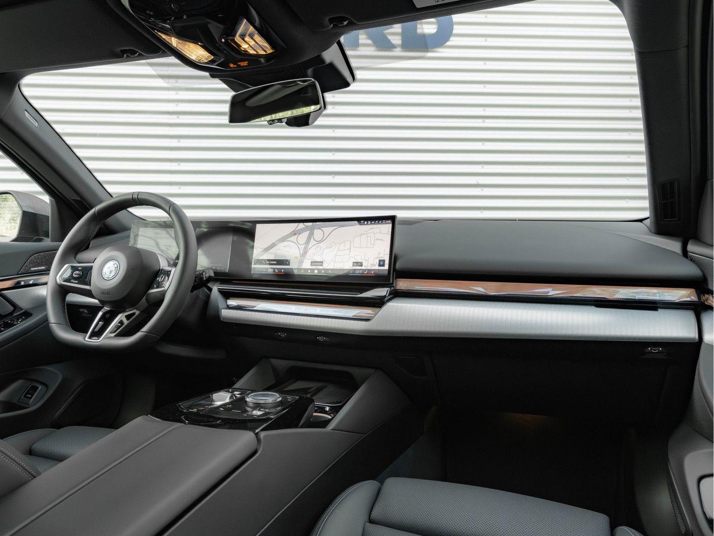 BMW 530 5-serie Touring 530e M-Sport Pro - Pano - AH