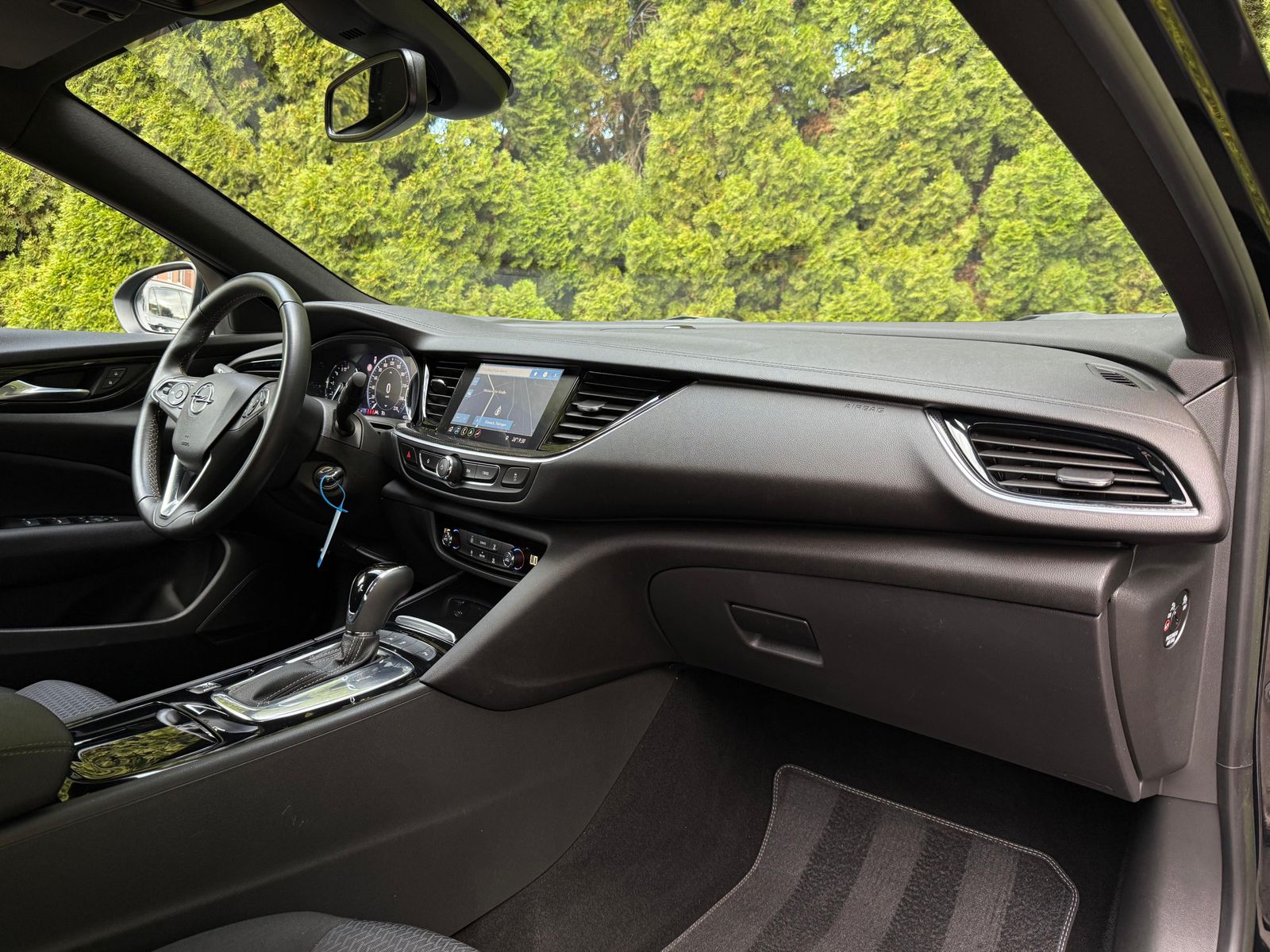 Fahrzeugabbildung Opel Insignia 2.0CDTI Aut. Elegance ILUX+NAV+KAM+CARP
