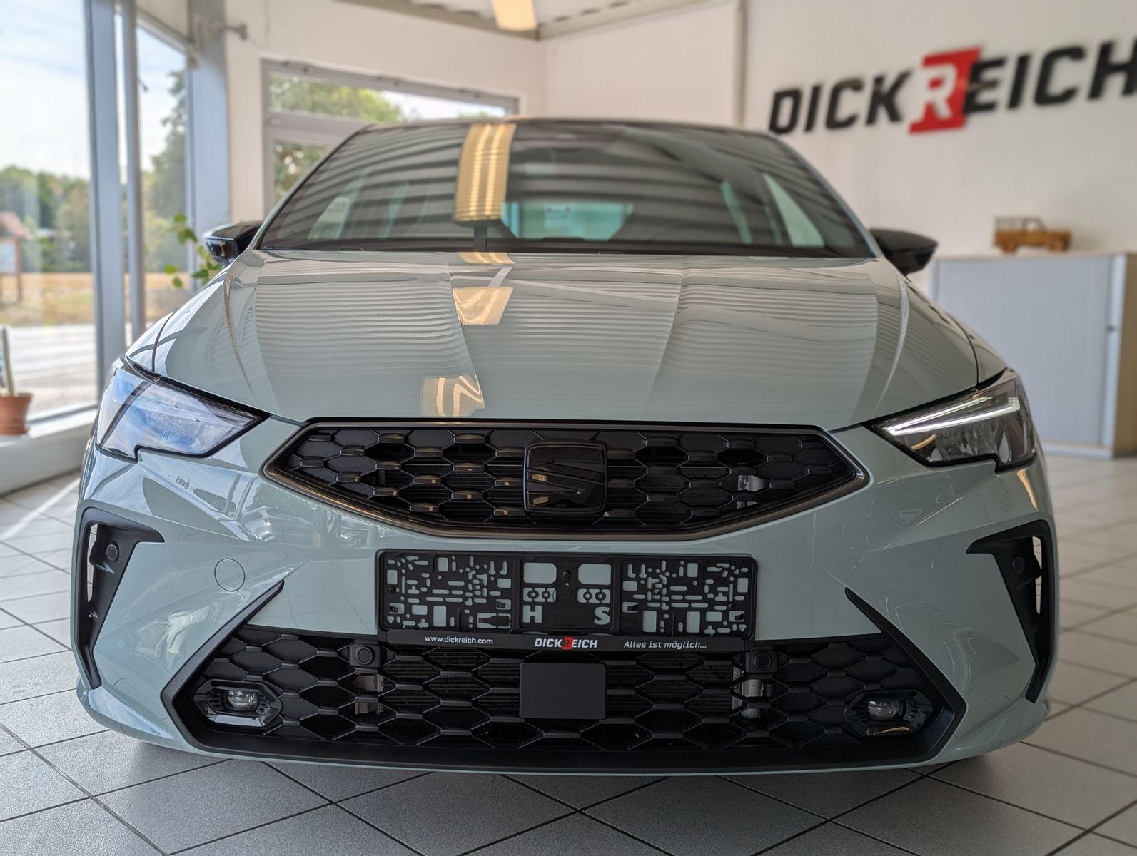 Fahrzeugabbildung SEAT Ibiza 1.5 TSI FR Black Edition Pano ACC Cam 18"