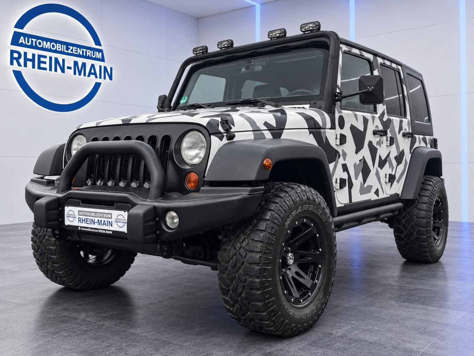 Jeep Wrangler Sahara UMBAU HOCH BREIT AHK 3.5T AEV RU