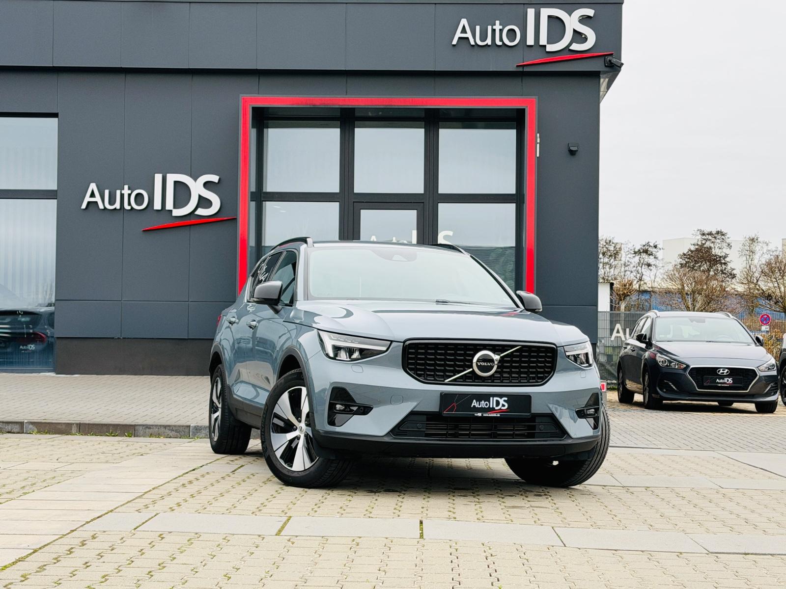 Volvo XC40 Plus Dark Recharge Plug-In Hybrid 2WD