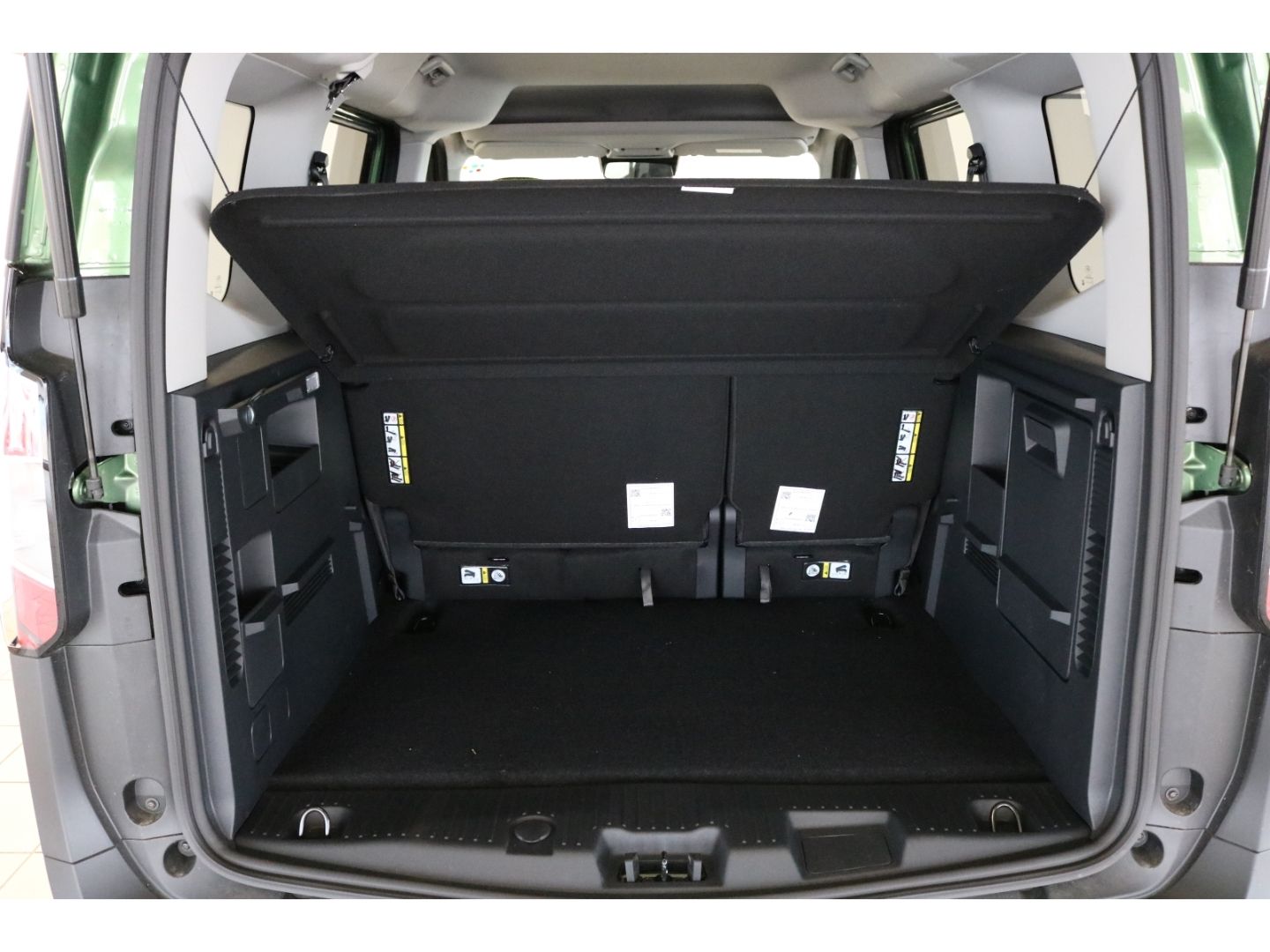 Fahrzeugabbildung Ford Tourneo Courier Active AUTOMATIK,