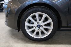 Fahrzeugabbildung Ford Fiesta Titanium 5-trg KLIMA + Winter Paket + DAB