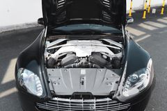 Fahrzeugabbildung Aston Martin V12 Vantage Carbon Black Edition *MwSt / Manual*