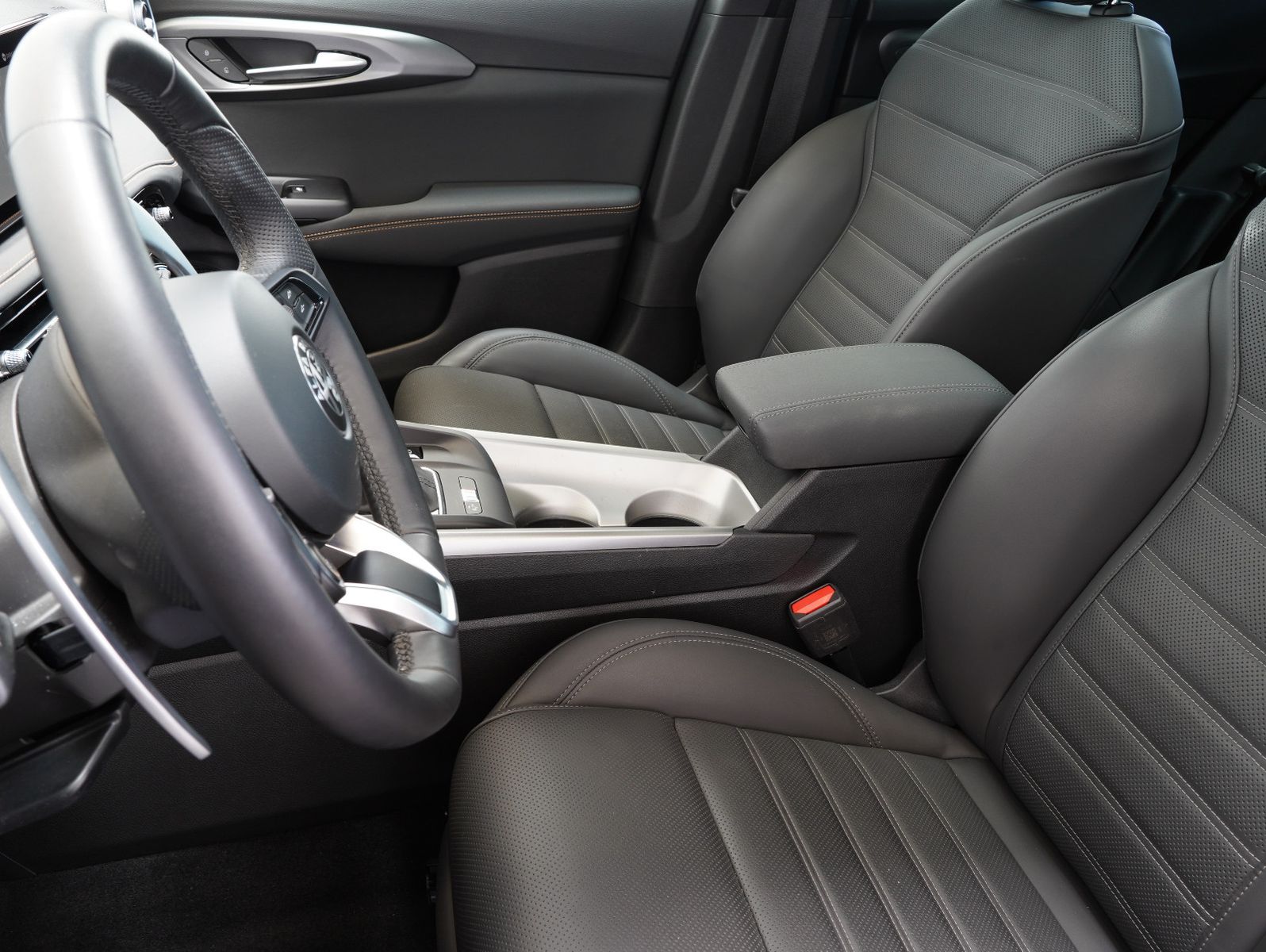 Fahrzeugabbildung Alfa Romeo Tonale 1.5 Mild Hybrid Veloce ACC/NAVI/PANO