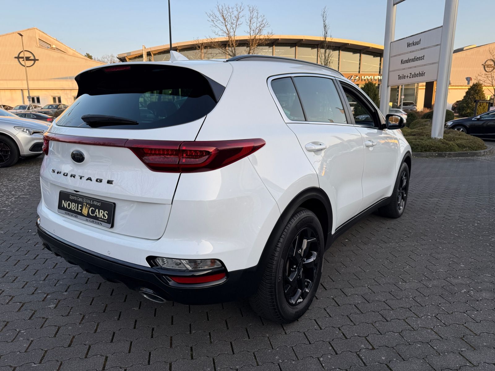 Fahrzeugabbildung Kia Sportage Black Edition KAM LED NAVI