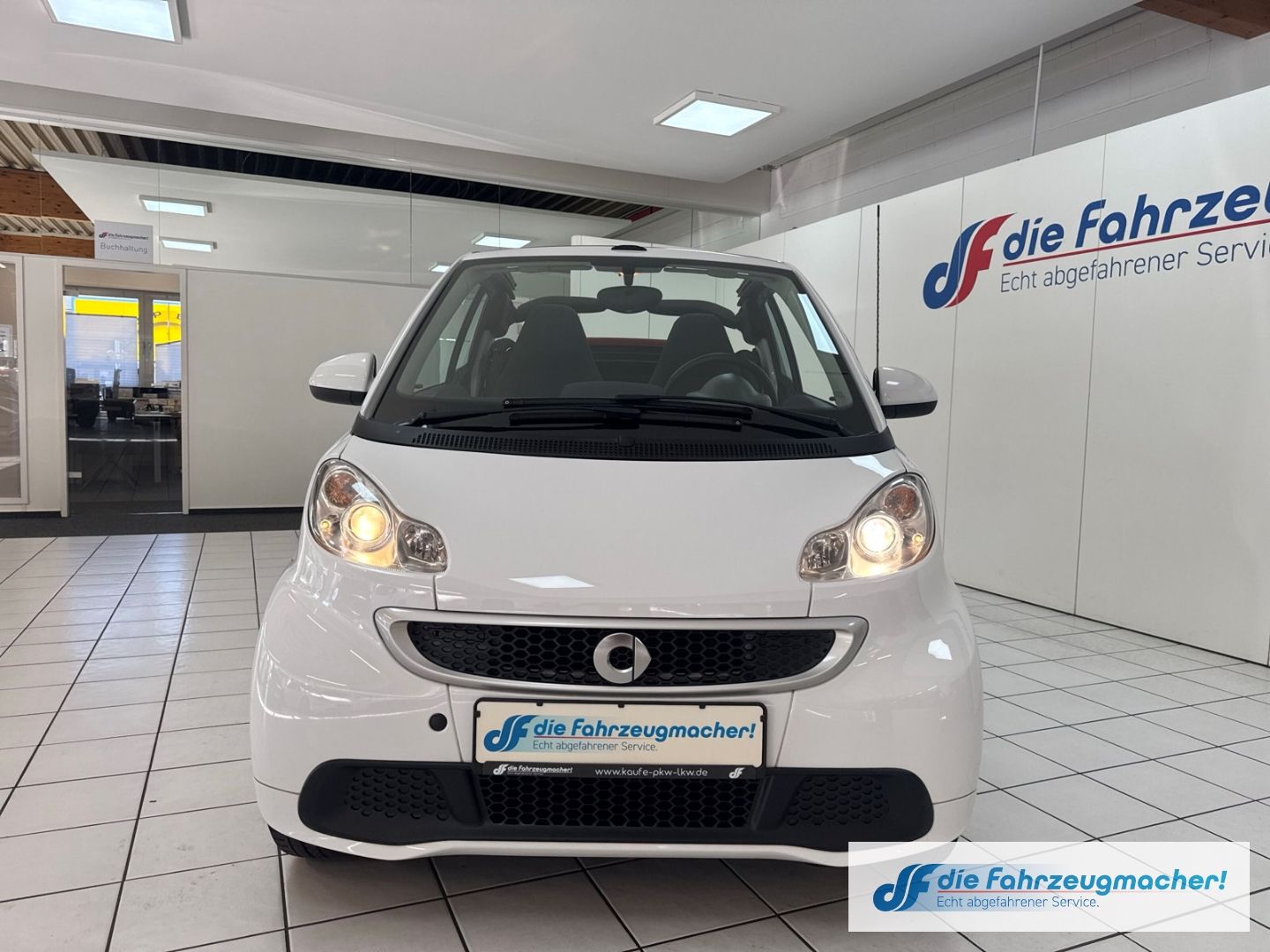 Fahrzeugabbildung Smart fortwo cabrio mhd 62tkm neue Reifen El.Verdeck S