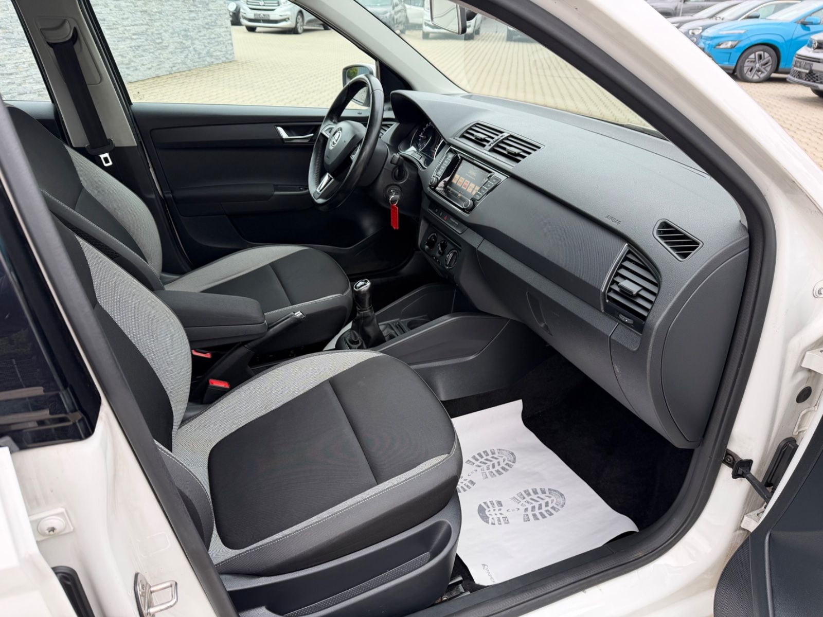 Fahrzeugabbildung SKODA Fabia Combi|Navi|Klima|AppleCarPay