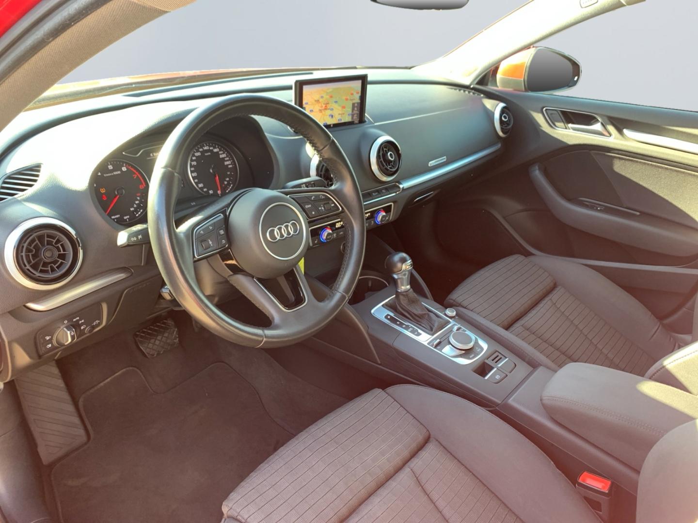 Audi A3 Limousine 1.5 TFSI S-Line sport s-tro *SHZ*PD