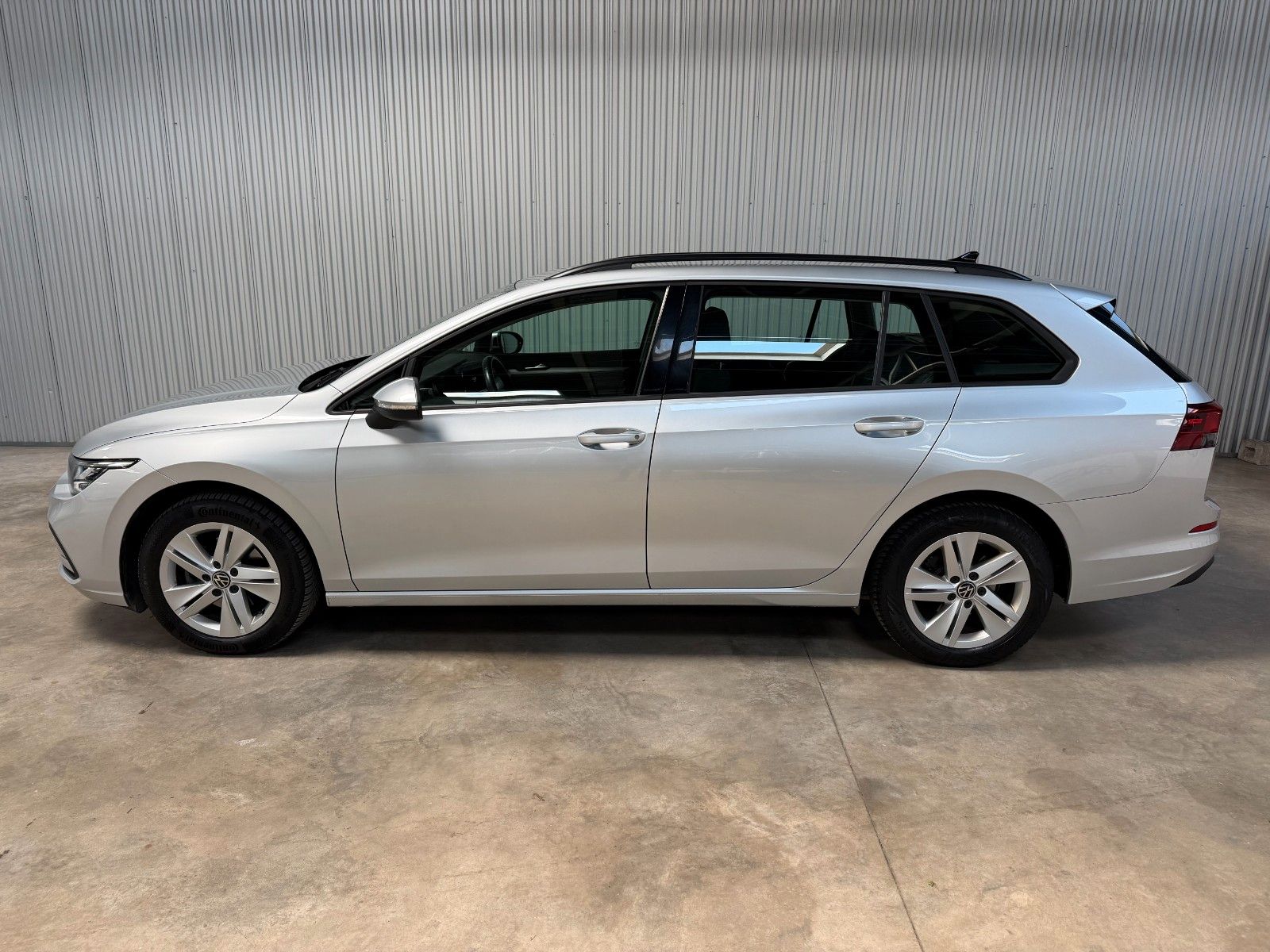 Volkswagen Golf VIII Variant 1.0 Life eTSI *€ 14.500 NETTO*