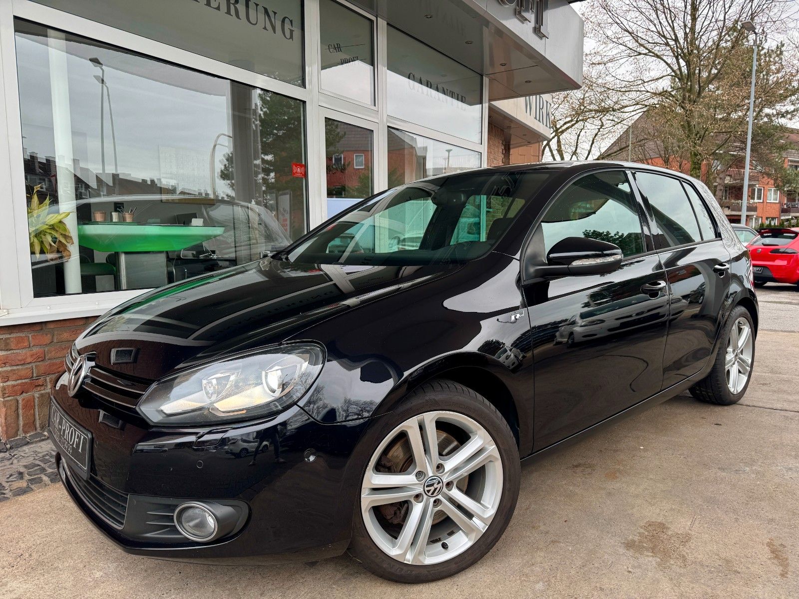 Fahrzeugabbildung Volkswagen Golf VI R-line DSG Klimaaut./PDC/Bluetooth