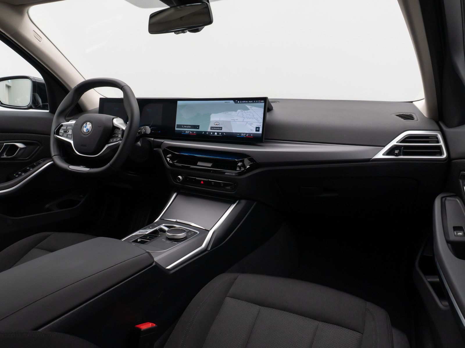 Fahrzeugabbildung BMW 318i Kamera DAB CockPit+ Alarm Geschwindigkeitsr