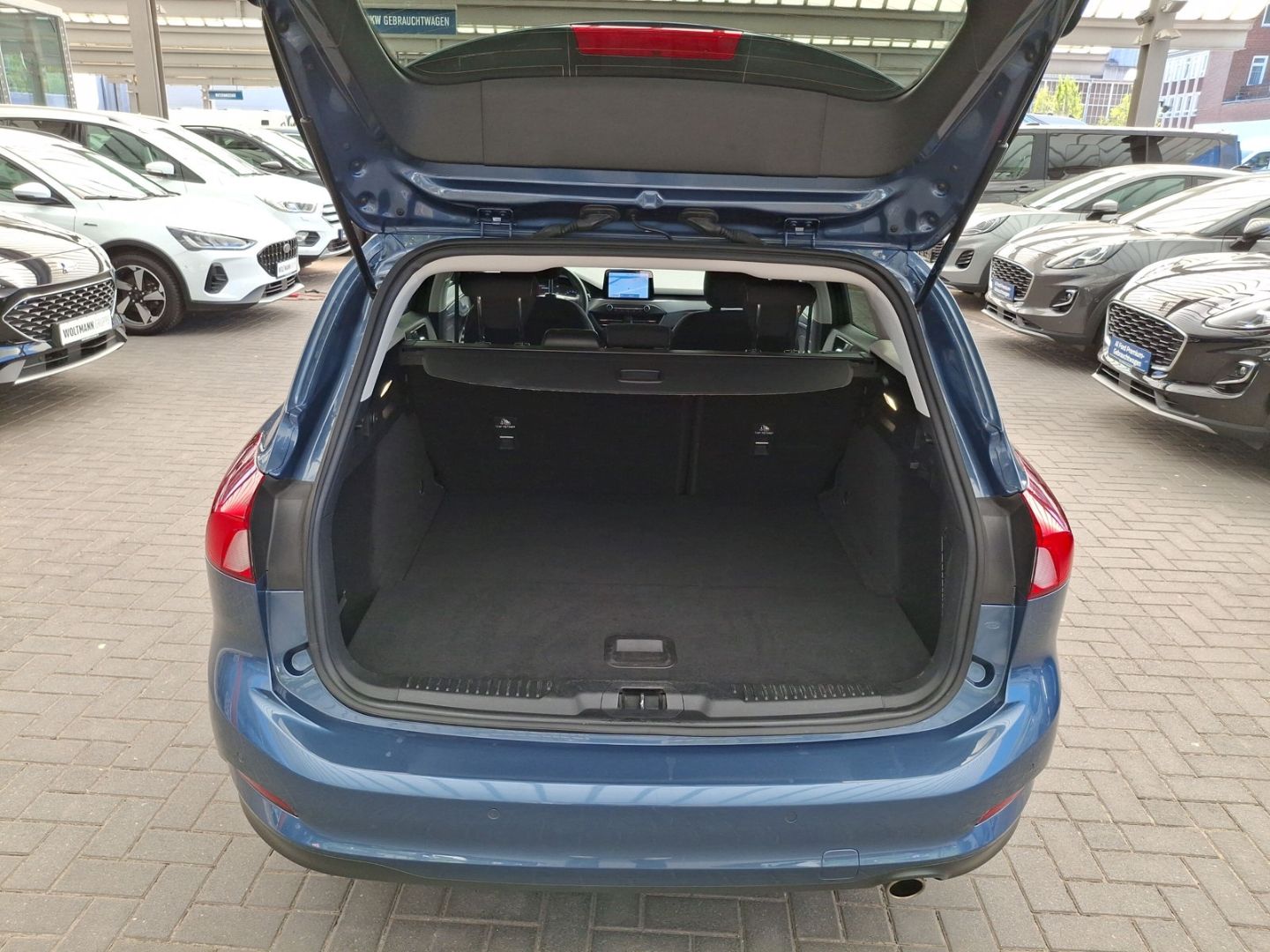 Fahrzeugabbildung Ford Focus Turnier Cool & Connect Navi GJR Winterpake