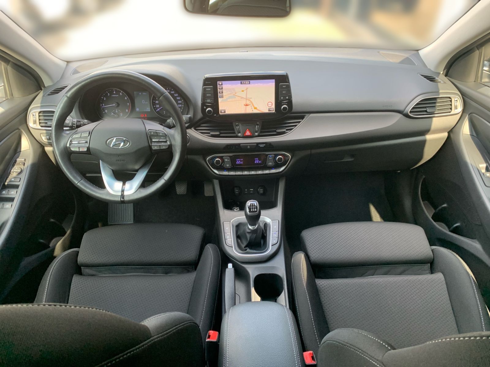 Fahrzeugabbildung Hyundai i30 Kombi 1.4 T-GDI YES! Plus LED Navi