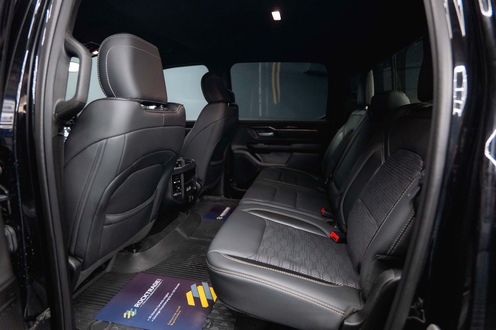 Fahrzeugabbildung Dodge RAM 5.7 V8 HEMI 4x4 Offroad BLACK EDITION  LPG