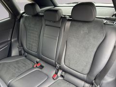 Fahrzeugabbildung Mercedes-Benz GLC 220d 4Matic AMG LINE NIGHT AHK DISTRONIC CAM
