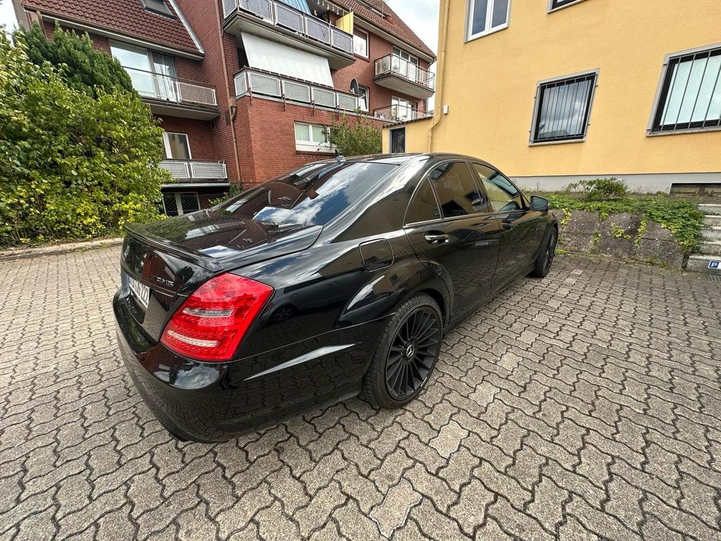 Mercedes-Benz E 320
