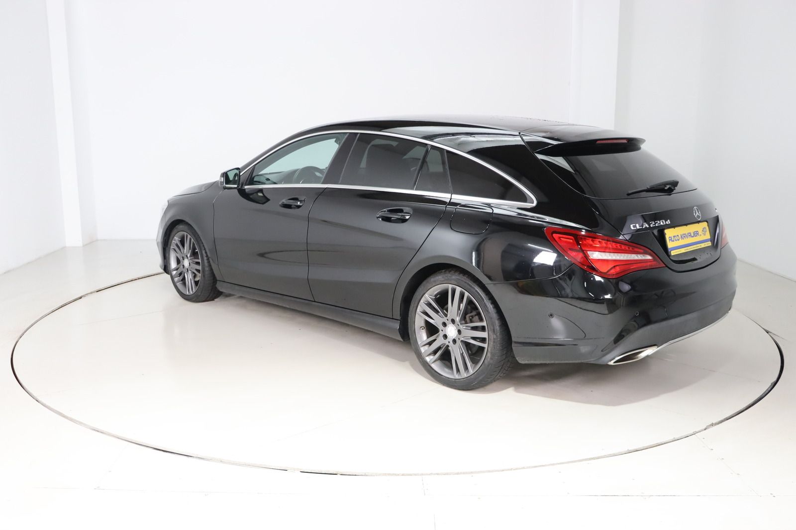 Fahrzeugabbildung Mercedes-Benz CLA 220 CDI Shooting Brake 4Matic